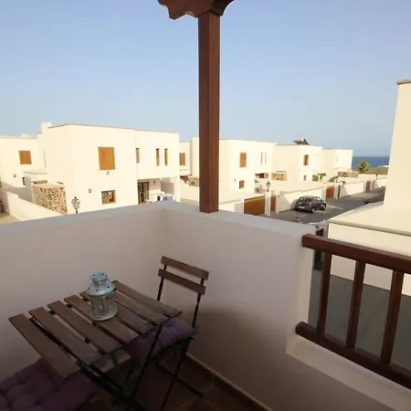 Hébergement de vacances Las Caletas Del Mar - Heated Pool Costa Teguise